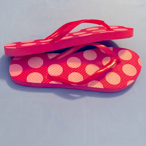 NWOT Pink Polka Dot Flip-Flops - Picture 3 of 3